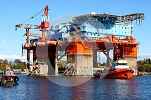 Towing platform in port