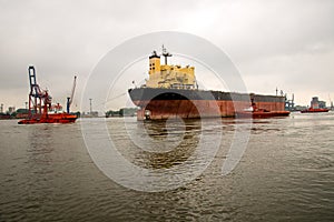 Towing the vessel tanker