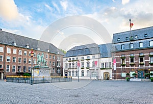 Town hall in Dusseldorf and statue of an Wellem, Germany