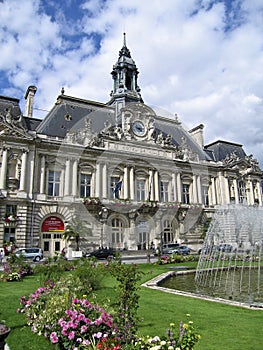 TOWN HALL AND PLACE JEAN JAURÃˆS