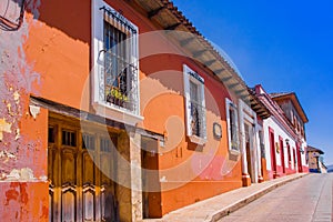 It is a town located in the Mexican state of Chiapas. The city`s center maintains its Spanish colonial layout and its