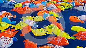 Toy fishes