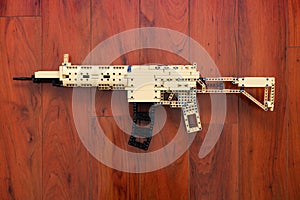 Toy gun made from puzzles