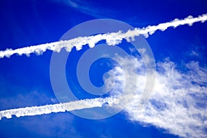 Traces in the sky from flighters