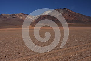 Track in the desert of Siloli photo