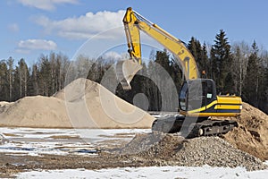 Tracked excavator