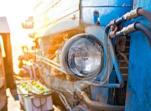 Tractor headlight with clipping path, circle sealed beam headlight