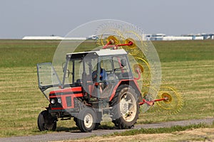 Tractor to mow grass