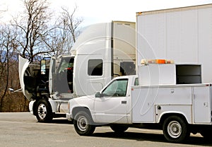 A Tractor Trailer in need of repairs