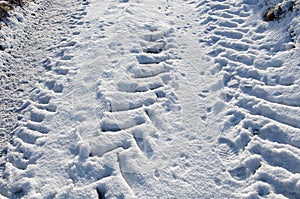 Brani la neve sul strade 