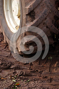 Tractor wheel