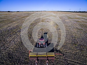Tractor y maquinaria agricola , sembrando, photo
