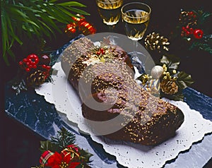 Tradirional Christmas Foods. Yule Log.