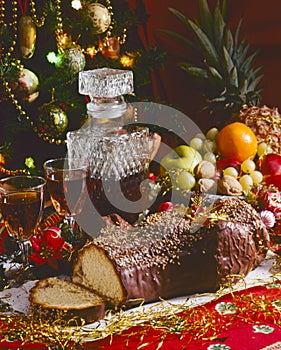 Tradirional Christmas Foods. Yule Log.
