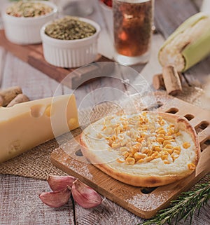 Tradiční arabština z kukuřice a otevřít sýr brazílie 