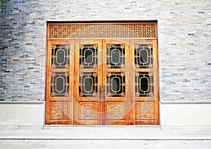 wood door photo