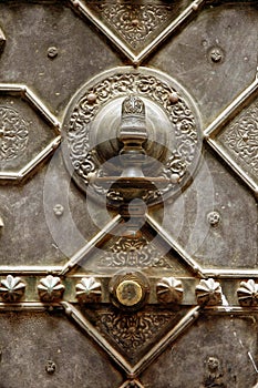 Traditional door knocker