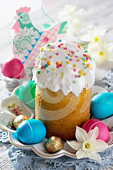 The traditional Easter treats: cakes and colorful easter eggs