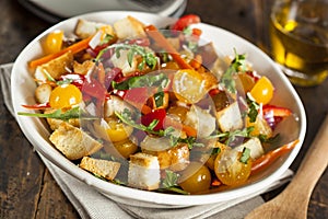 Traditional Healthy Panzanella Salad