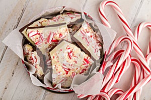 Traditional Holiday Chocolate Peppermint Bark