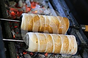 Traditional hungarian sweet spit cake name is kÃ¼rtÃ¶s kalÃ¡cs or kurtos