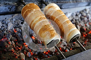 Traditional hungarian sweet spit cake name is kÃ¼rtÃ¶s kalÃ¡cs or kurtos