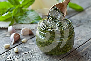 Traditional Italian pesto img