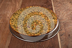 Tradicional italiano una hoja circular grande de masa ligera comida verduras a queso 