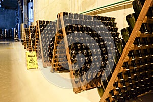 Traditional method of making sparkling wine