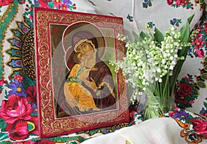 The traditional Orthodox icon of the Mother of God is Vladimirskaya. Handwritten icon of the Virgin Mary with Jesus