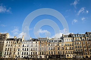 Traditionell Pariser eine Wohnung Gebäude 