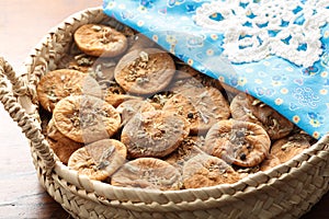 Traditional portuguese way of preserve dry figs