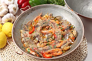 Traditional portuguse seafood dish - cataplana-