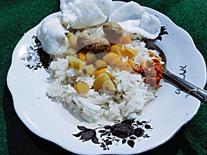 A traditional soup dish that tastes very delicious and is a favorite food in rural areas