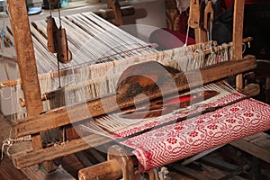 Traditional weaving loom