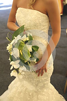 Tradicional blanco ropa de flores 