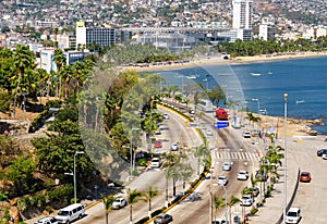 Traffic in Acapulco in Mexico photo