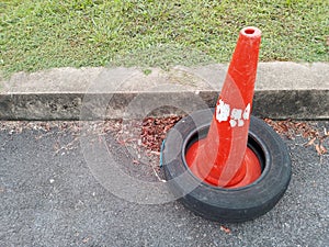 Traffic cone single tyre