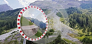 The traffic curve mirror, Traffic mirror safety