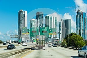 Traffic on Highway 395 heading east in Miami