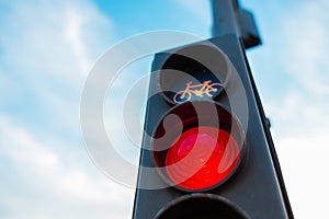 A traffic light for cyclists prohibits movement photo