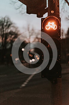 Traffic lights for bicycles at night