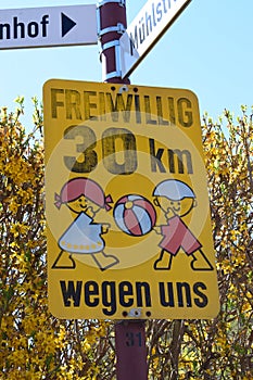 traffic sign in Germany, voluntarily 30 kph