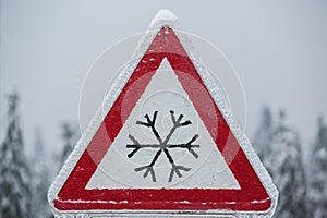 Traffic sign for icy road