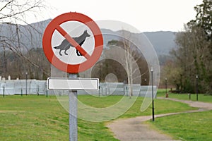 Traffic sign prohibition of walking with dogs