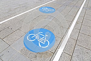 Traffic signs denoting bicycles