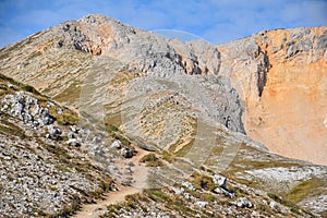 Trail path to the Oshten Mount