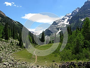 Trail to Crater Lake