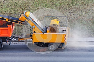 Trailer with cleaning system with brushes and vacuum cleaning, roadside cleaning in the city