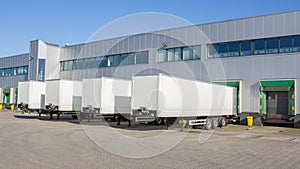 Trailers at docking stations of a distribution centre